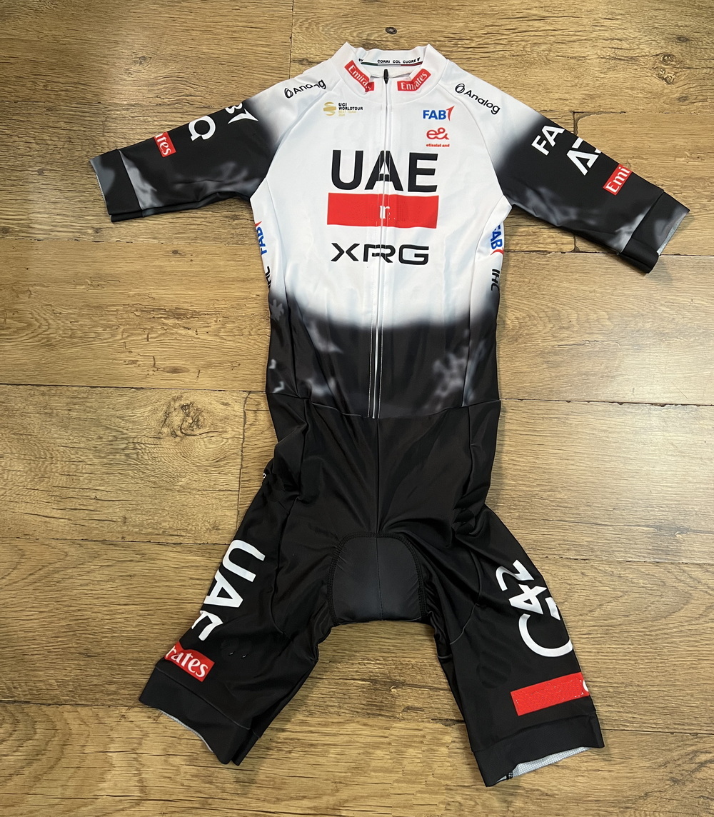 레이저 컷 스킨슈트 2025 2026 UAE XRG 팀 - Cycling Community 리뷰 및 가격